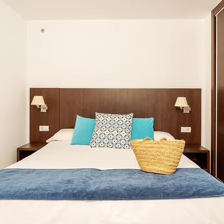 Ona Aparthotel 4*