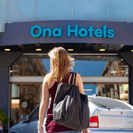 Ona